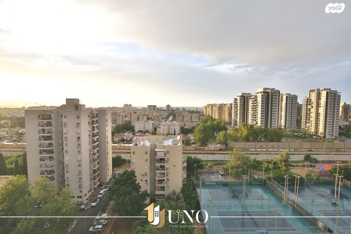 גג/ פנטהאוז, החשמונאים 31, מוצקין הותיקה, קרית מוצקין