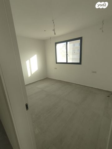 דירה, שדרות המגינים, שער פלמר, תחנת רכבת השמונה, חיפה