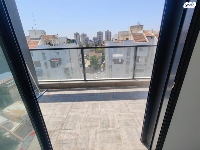 דירה, כובשי החרמון, שעריים, רחובות