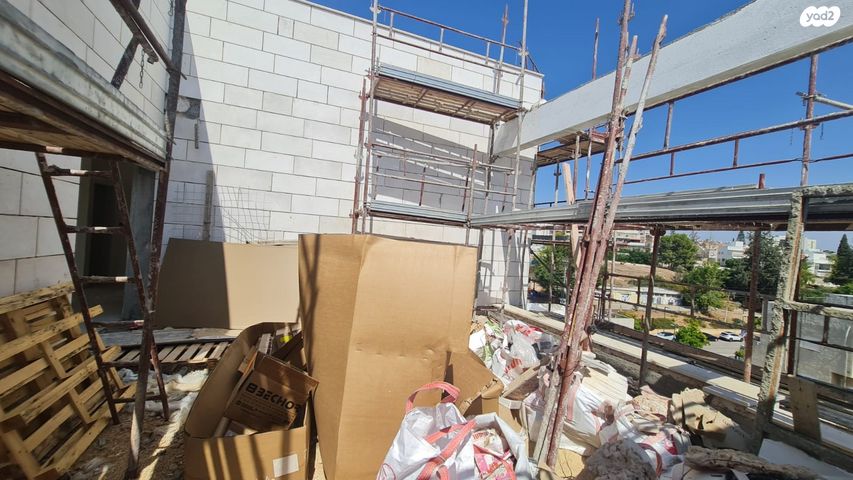 גג/ פנטהאוז, מרכז העיר, קרית אתא