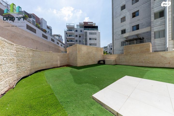 דירת גן, מודיעין מכבים רעות