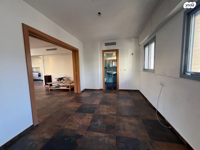 דירה, בן יהודה 34, הרצליה הצעירה, הרצליה