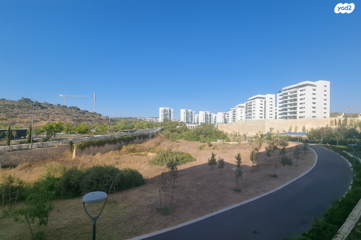 דירת גן, סביון, הפרחים, חריש