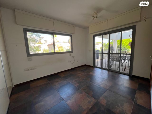 דירה, בן יהודה 34, הרצליה הצעירה, הרצליה