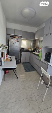 דירה, הגיבורים, חיפה