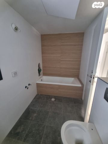 דירה, יונה וולך 7, גרין פארק החדשה, הוד השרון