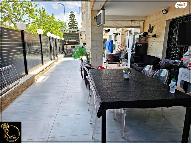 דירת גן, האלמוג, נופי סלע, מעלה אדומים