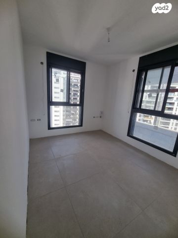 דירה, יונה וולך 7, גרין פארק החדשה, הוד השרון