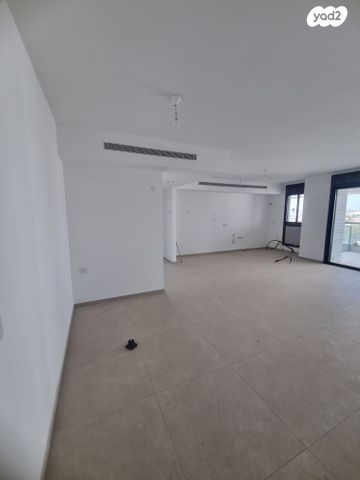 דירה, יונה וולך 7, גרין פארק החדשה, הוד השרון