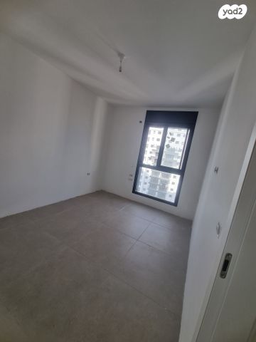 דירה, יונה וולך 7, גרין פארק החדשה, הוד השרון