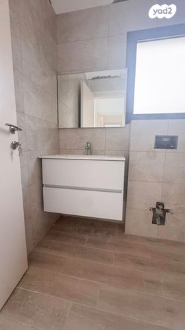 דו משפחתי, אפיק, קצרין