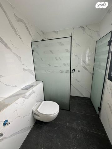 דירה, שדרות ודג'ווד, מרכז הכרמל, חיפה