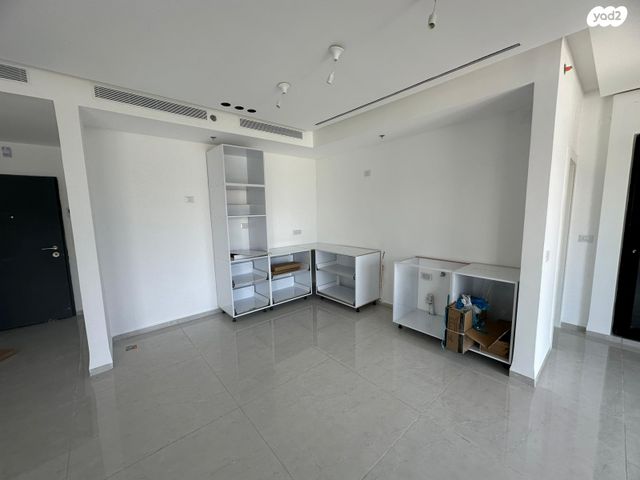 דירה, שדרות ודג'ווד, מרכז הכרמל, חיפה