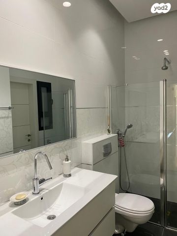 גג/ פנטהאוז, העונות - בבניה, רובע 11, אילת