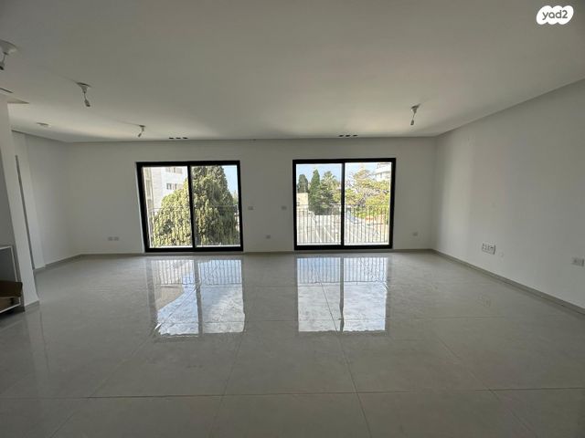 דירה, שדרות ודג'ווד, מרכז הכרמל, חיפה