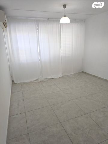 דירה, שלום עליכם, צור שלום, קרית ביאליק