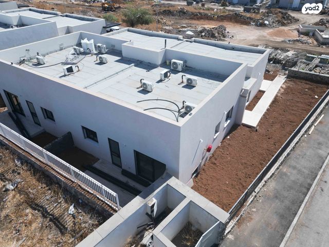 דו משפחתי, אפיק, קצרין