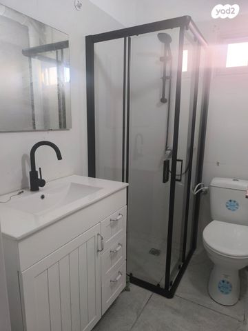 דירה, שלום עליכם, צור שלום, קרית ביאליק