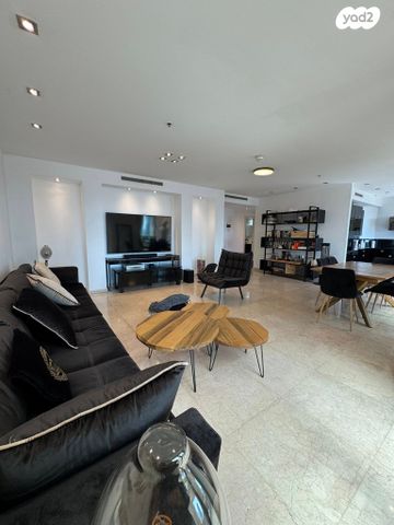 גג/ פנטהאוז, זיסמן שלום 14, בורסה, רמת גן