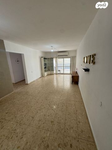 דירה, עמידר, נהריה