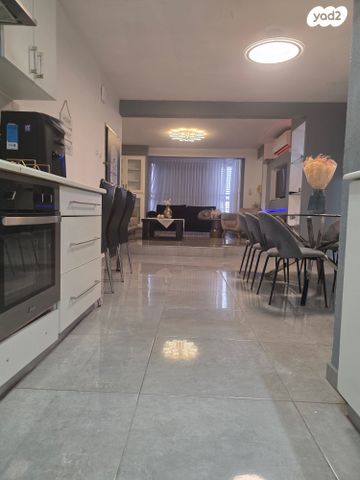 דירת גן, השופטים, אחוזת כנרת, טבריה