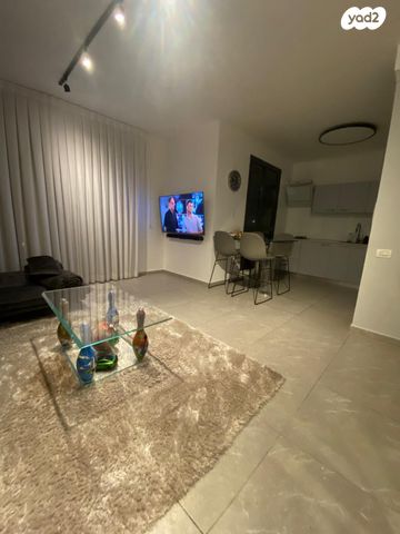 דירה, הרב ניסנבאום 37, בת ים