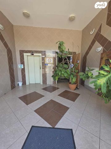 דירה, שער הגיא, רמת רבין, כרמיאל