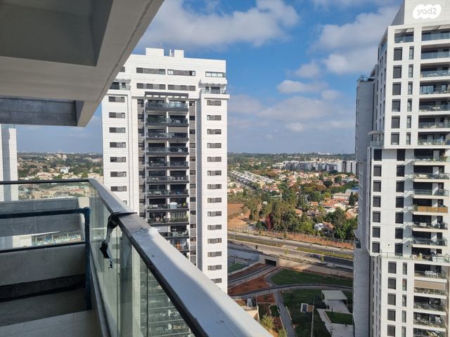 דירה, יונה וולך 7, גרין פארק החדשה, הוד השרון