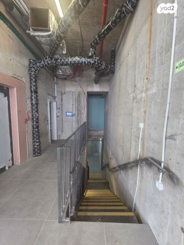 חנויות/ שטח מסחרי, הירקון 18, כרם התימנים, תל אביב יפו