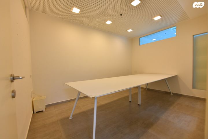 משרדים, יהוד מונוסון