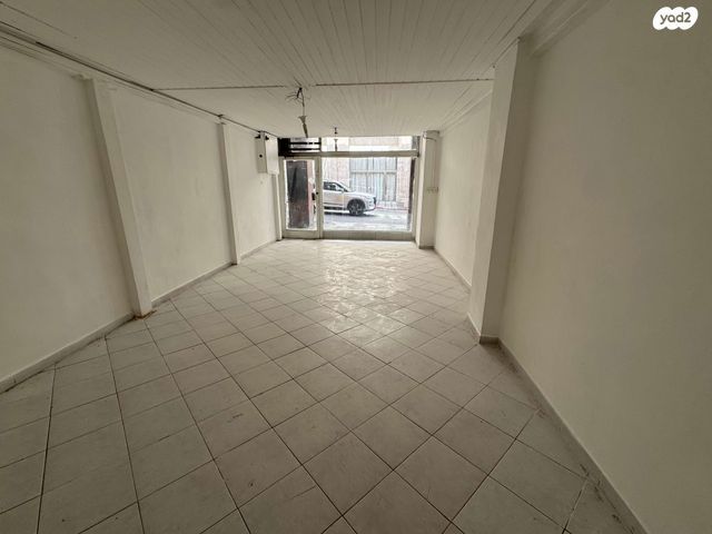 חנויות/ שטח מסחרי, כיאט, שער פלמר, תחנת רכבת השמונה, חיפה