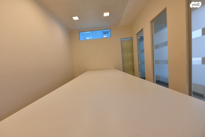 משרדים, יהוד מונוסון