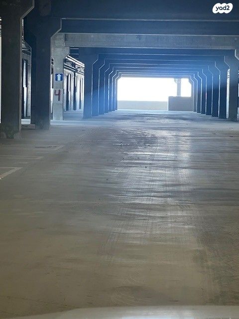 מבני תעשיה, בן ציון גליס, פארק עסקים ירקון / אזור תעשיה סגולה, פתח תקווה