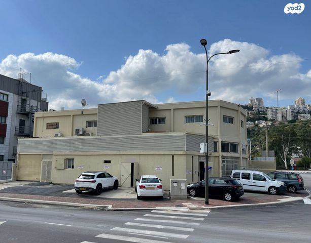 בניין משרדים