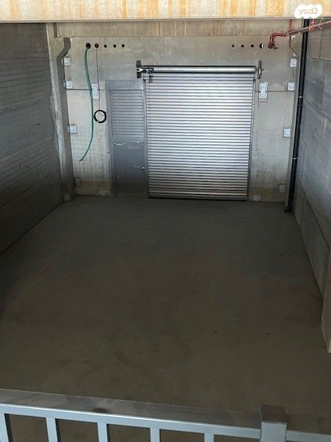 מבני תעשיה, בן ציון גליס, פארק עסקים ירקון / אזור תעשיה סגולה, פתח תקווה