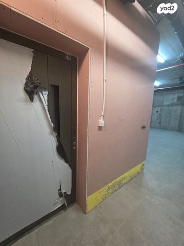 חנויות/ שטח מסחרי, הירקון 18, כרם התימנים, תל אביב יפו