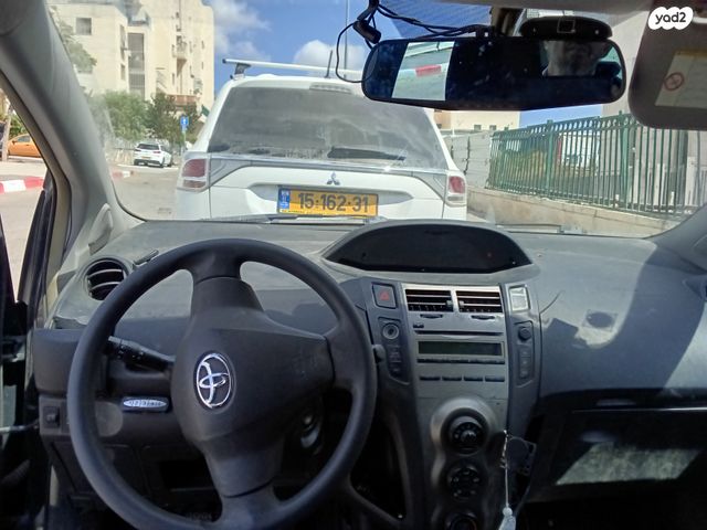 טויוטה יאריס