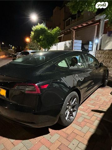 מודעת רכב טסלה מודל 3