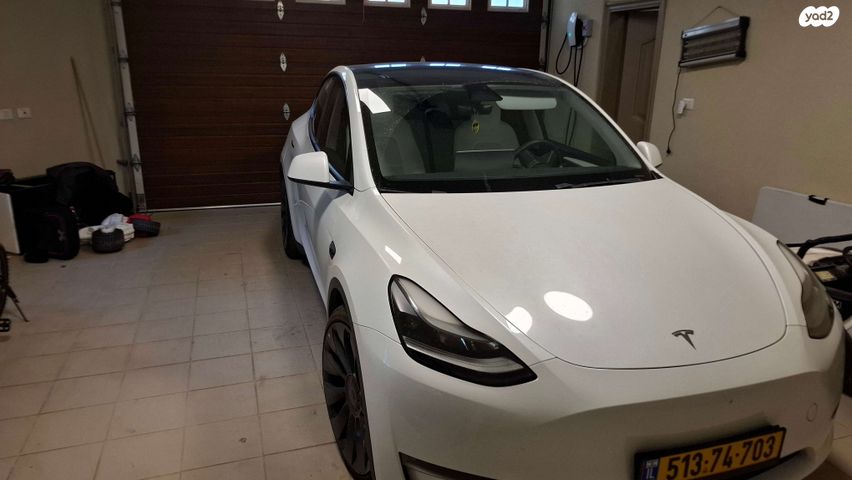 מודעת רכב טסלה מודל Y