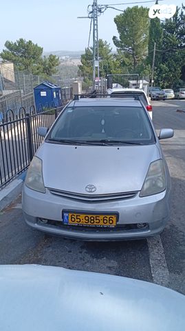 טויוטה פריוס