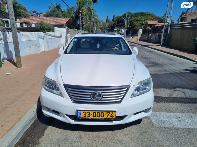 לקסוס LS