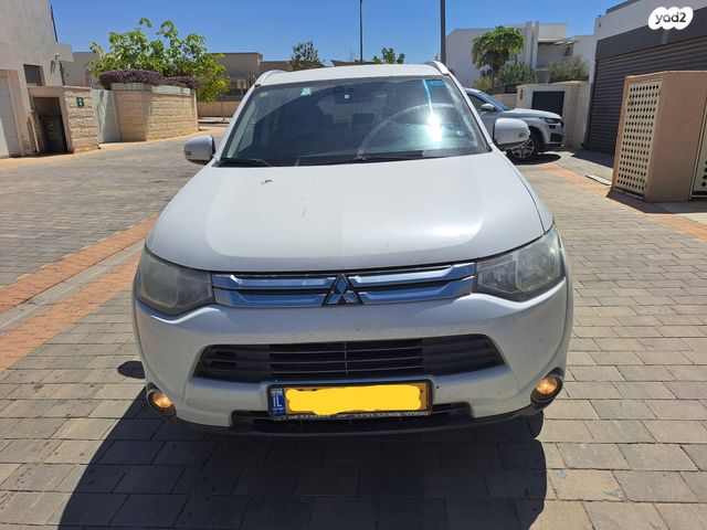 מיצובישי אאוטלנדר