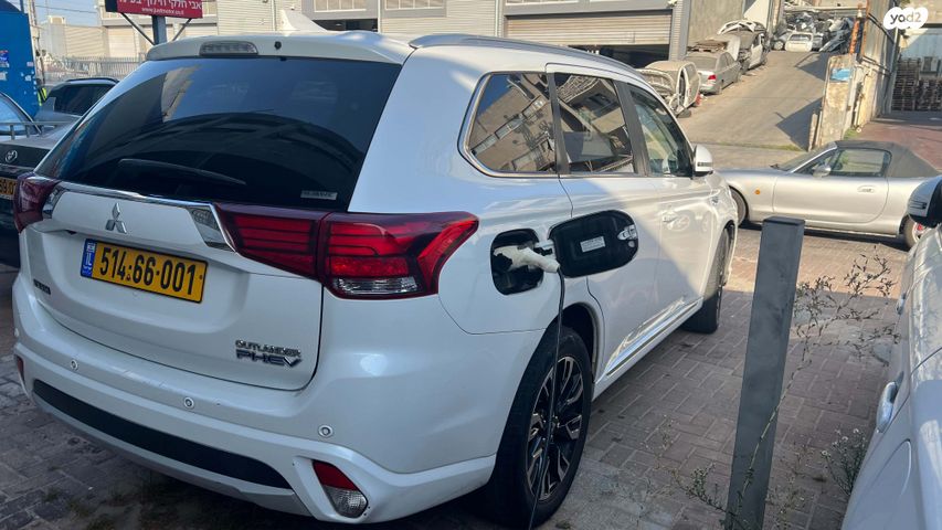 מיצובישי אאוטלנדר