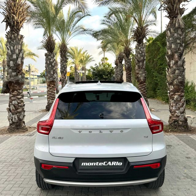 וולוו XC40