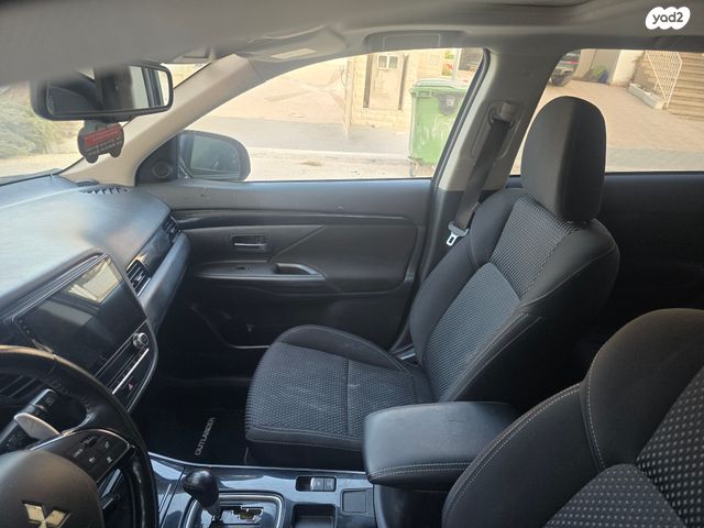 מיצובישי אאוטלנדר