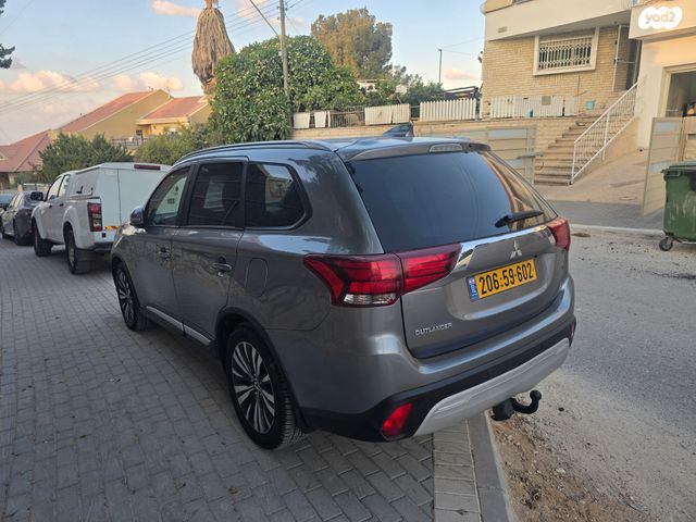 מיצובישי אאוטלנדר