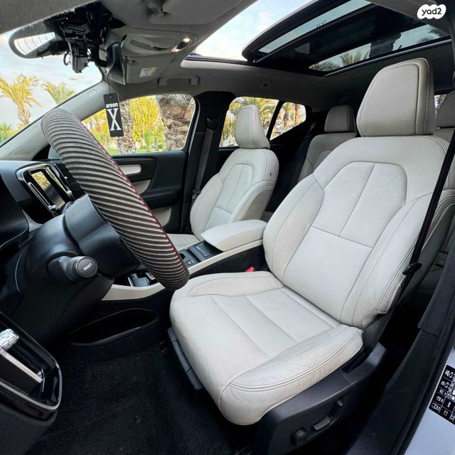 וולוו XC40
