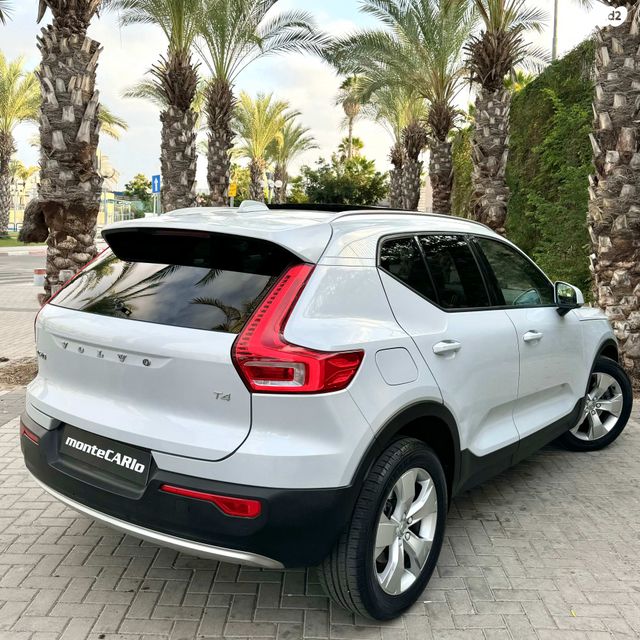 וולוו XC40