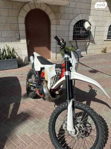 מודעת רכב בטא RR300