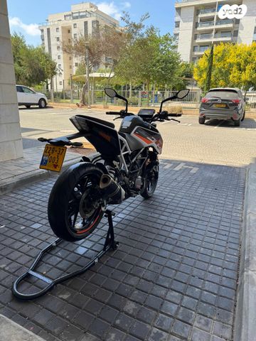 KTM Naked Duke 390